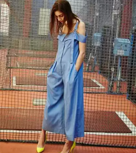 连体裤 现在穿太肥，质量超好，颜色好看