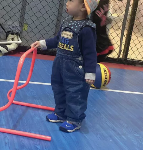 儿童背带裤，男童女童深蓝色牛仔裤，背带牛仔...