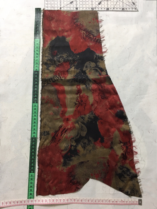 5元一片，缎面香云纱刀口12片，长55，大...