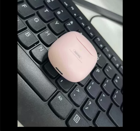 Remax耳机 低价出了 99新 感兴趣的...