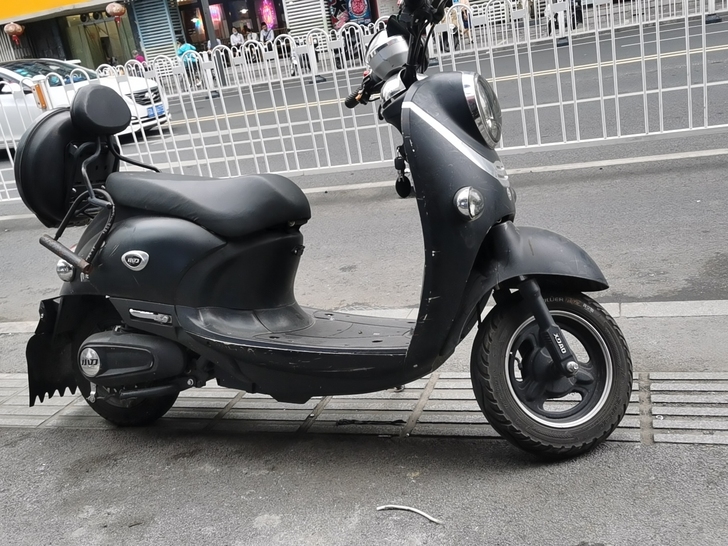 小刀电动车。南京白牌。电池一切正常。60付...