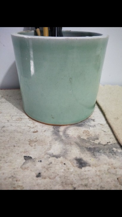 清中晚期豆青釉大笔筒完整品相好