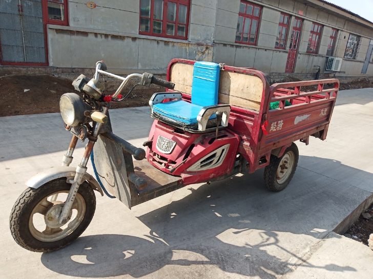 闲置三轮车，发动机好，不烧机油，喜欢的联系...