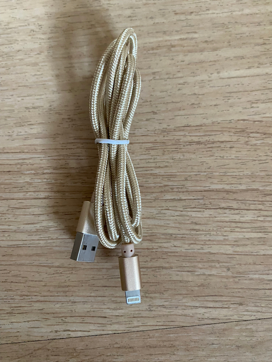 苹果充电线，全新、5元拿走