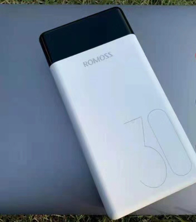 罗马仕 LT30充电宝