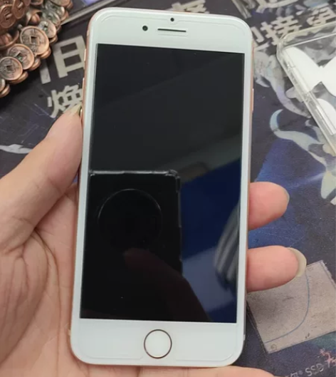 苹果8   就边框小花。国行 64内存 感...