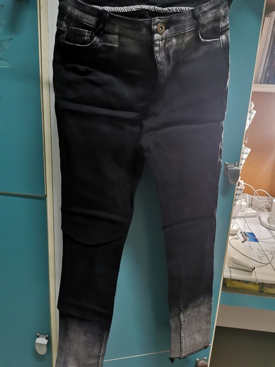 渐变色牛仔裤 裤腰裤脚均有渐变