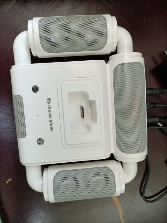 手机放大器,造型独特美观,声音宏亮,九成新...