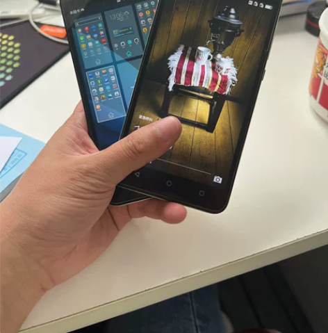 18年买的手机，荣耀，外壳有磨损，电池不经...