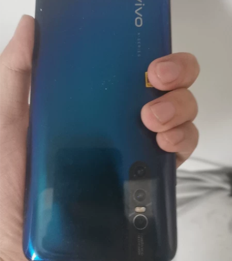 vivox27换屏幕二手的 感兴趣的话点“...