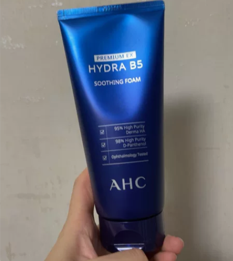 AHC洁面180ml.外包装损坏，内里未拆...