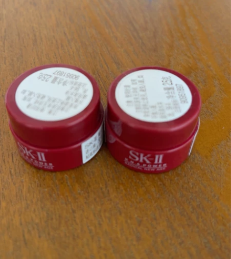 Sk面霜,直播间中奖得。38两个包邮。 售...