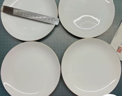 4个白瓷盘包邮，我当调色盘用的，只用过一个...