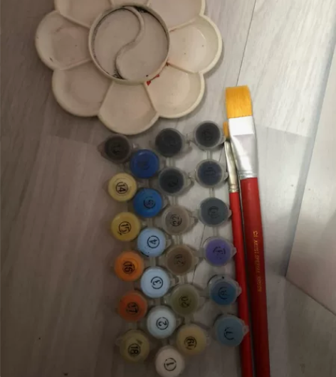 绘画全套:调色盘 水粉 水粉笔两只 感兴趣...