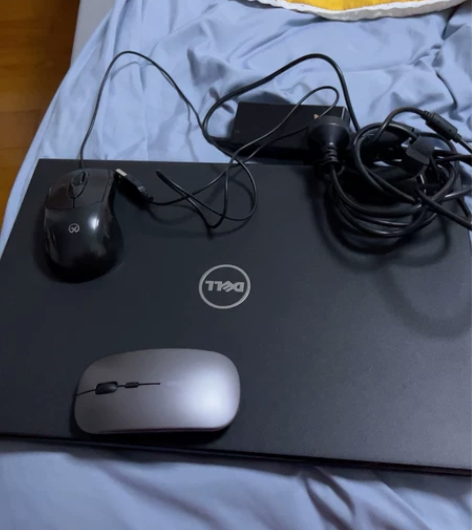 女生自用戴尔笔记本，大学毕业闲置了，送无线...