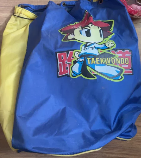 跆拳道护具一套，适合6至16岁穿戴L号，穿...