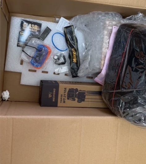 尼康D3500全新两台，刚买三四天，镜头和...
