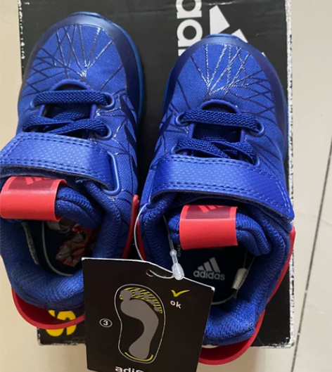 阿迪儿童运动鞋，全新未穿，21码 感兴趣的...