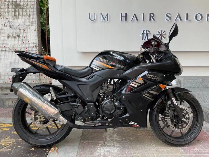 99新R2趴赛，单缸连条机水冷发动机，排量...