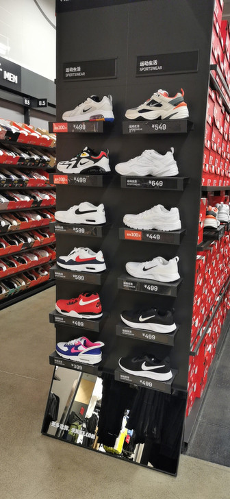 耐克代购鞋子衣服欢迎私聊