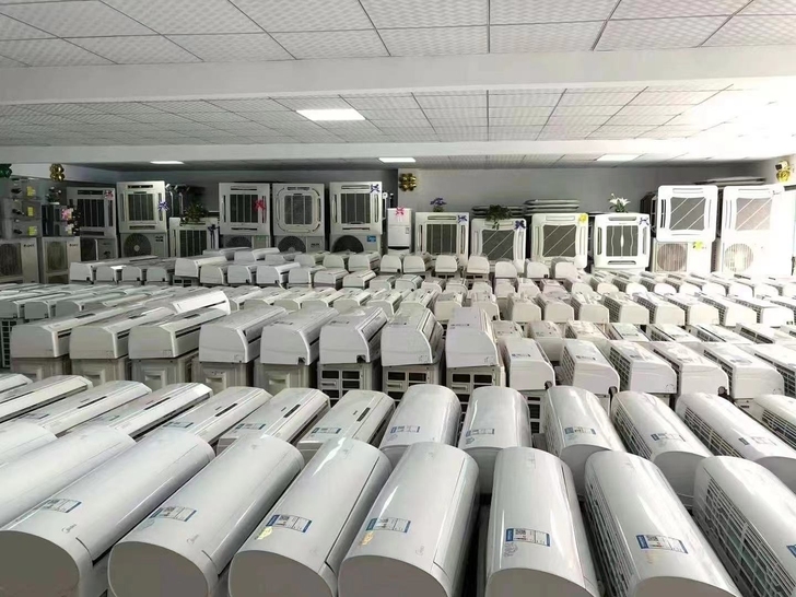 出售空调九成新格力 美的挂机柜机空调