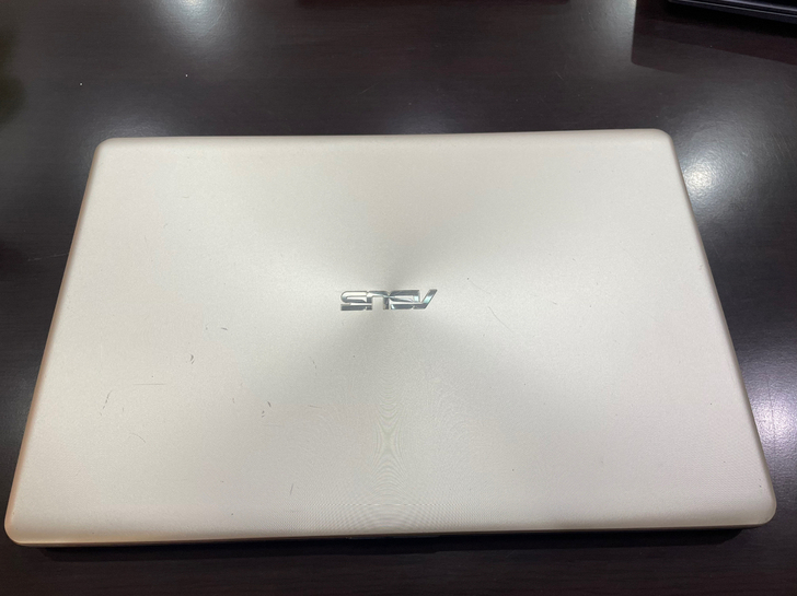 华硕八代i7 8550U 8G内存 12...