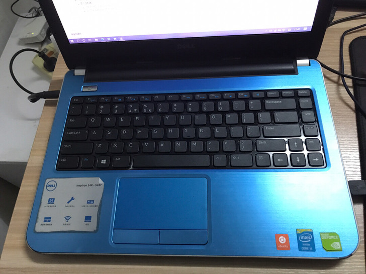 戴尔14r5437笔记本，自用，c面边框刮...