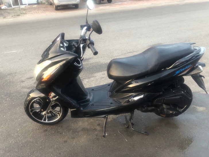 宏图狮吼，150踏板摩托车，车况很好，有轻...