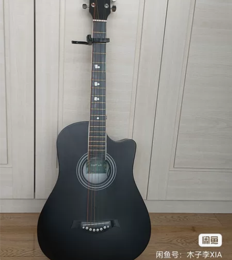 吉他闲置没怎么弹 买了一年左右 送变调夹 ...
