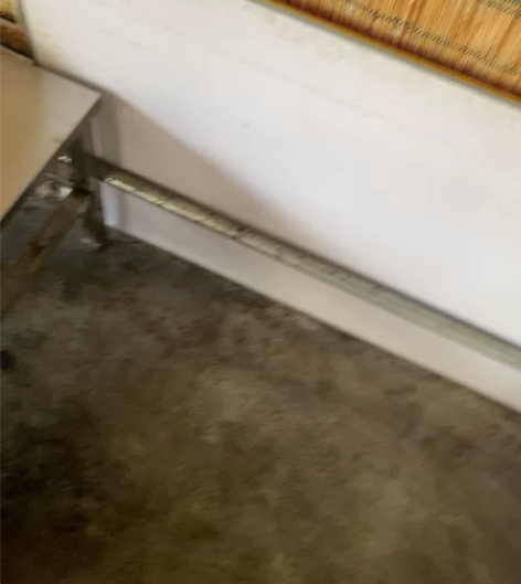 老二胡两个，老物件装饰，，换弦能用， 感兴...