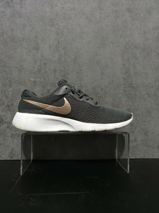 二手正品37.5码耐克 nike网面透气休...