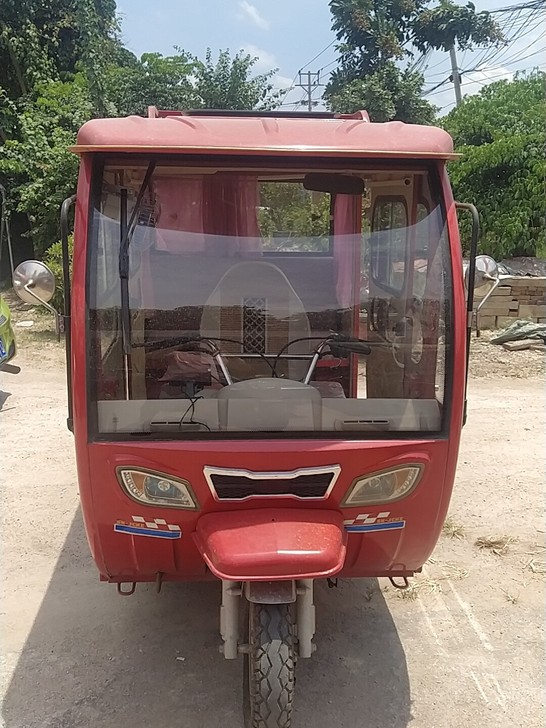 三鑫牌摩托车，150型风冷发动机，手续齐全...