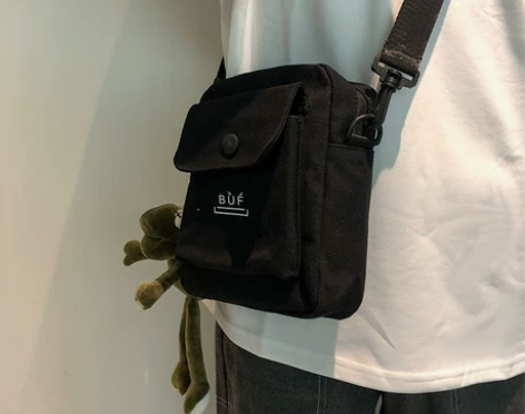 斜挎包男港风2020新款百搭ins小包街头...