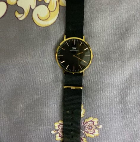 闲置dw手表，已经没电了，没拿去换电池 感...