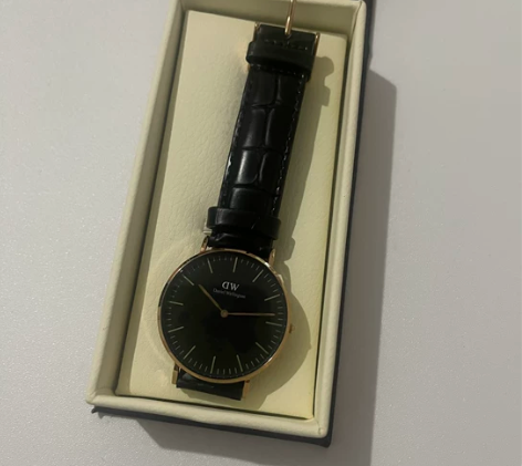 DW女士手表，之前别人送的一直没带，已经没...