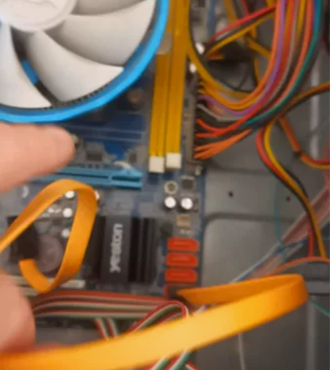 盈通主板A75战神版，单主板CPU速龙X4...