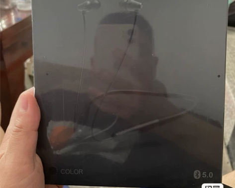 奇艺耳机，某全新未拆封，颜色是黑色的，音质...