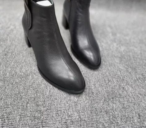 他她粗跟高跟尖头时尚单鞋 头层牛皮 内里猪...