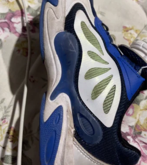 安踏男童鞋，29码。今年春季购买，小了 感...