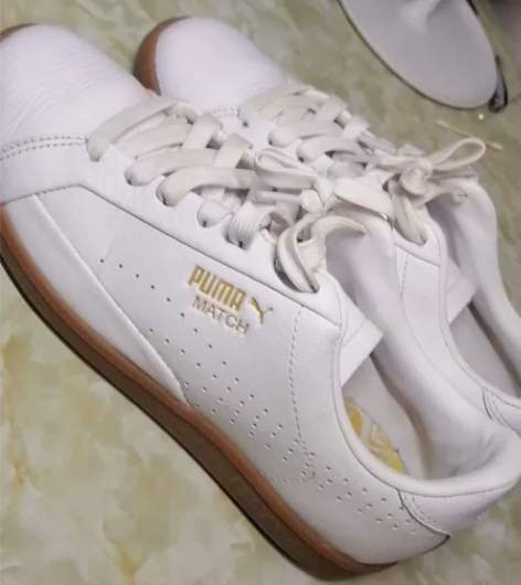 彪马板鞋38码 穿过两三次轻微穿着痕迹 爽...