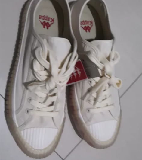 全新彪马 别人送的 尺码41穿着有点小 感...