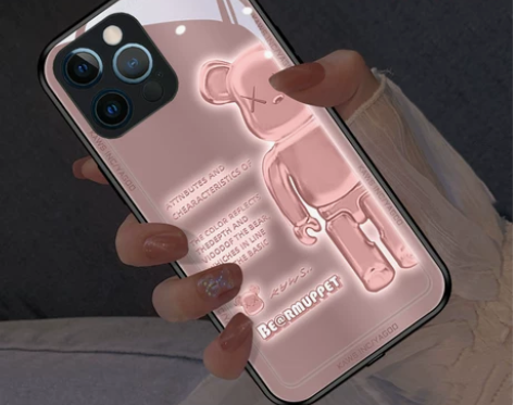 粉色侧边熊适用苹果13手机壳14max新款...