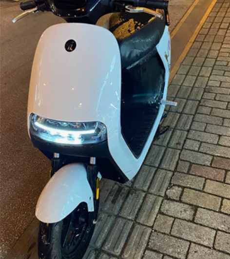 九号e100 7680大单体 车身只有一处...