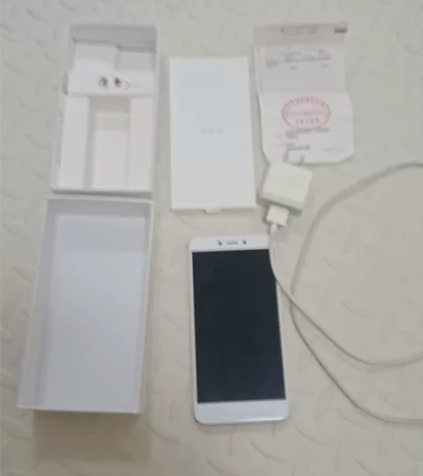 小米红米4x手机，9新吧，这个买好久了，其...