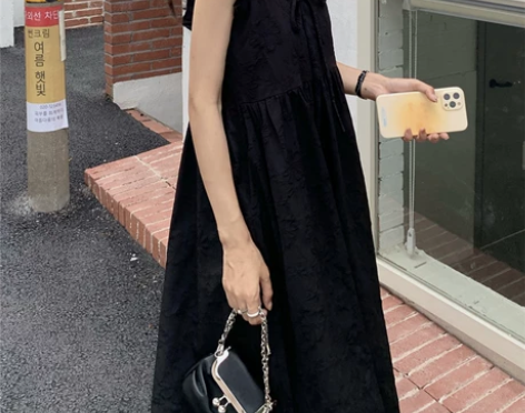 2022黑色小黑裙吊带连衣裙女夏季长裙设计...