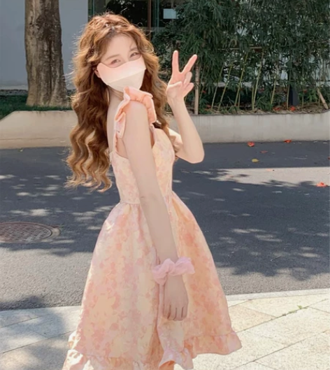 法式小众荷叶边提花背带裙女夏款小清新粉色大...