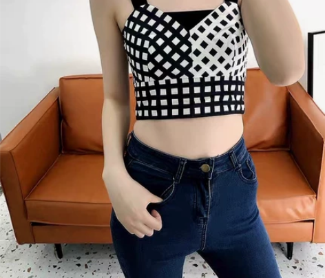 地系列背心纯色性感吊带 搭配牛仔裤好看全新...