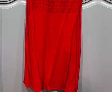 全新 无袖背心 前面半片丝质 后面半片棉质...