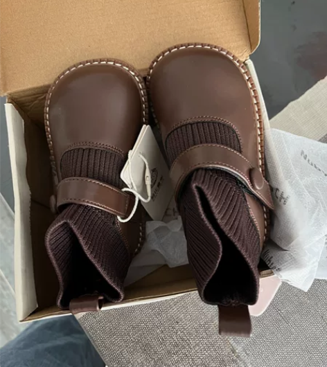 努比童年，未穿，小了，内长145，脚12....