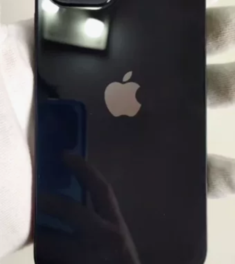 自用苹果12成色很香低价出手，有意者欢迎来...